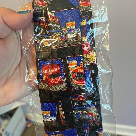 Coca Cola Vintage Made in Korea Polyester Necktie Tie Logo Fair Carnival - Picture 10 of 14